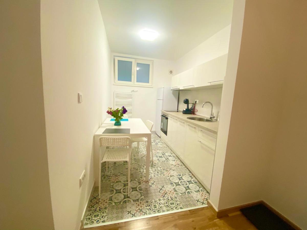 Uptown Girl Apartment Belgrad Exterior foto